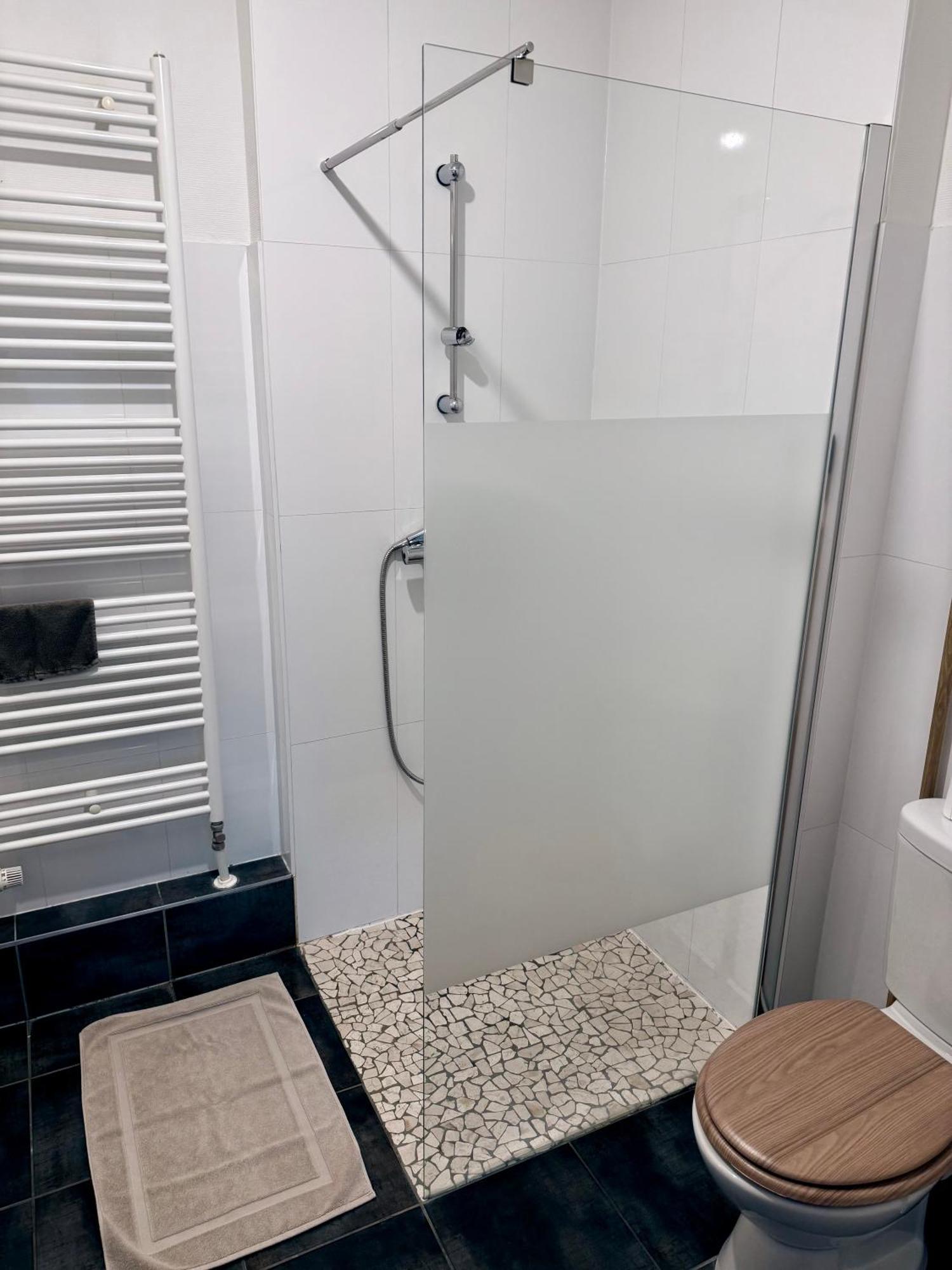 Le T2 Appartement Moderne Avec Terrasse Et Parking Страсбург Экстерьер фото
